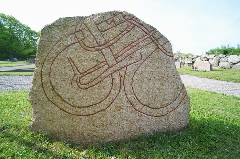 Runes written on runsten, grovkornig granit. Date: V
